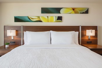 Room, 1 King Bed, Accessible, Bathtub (Partial Ocean View)