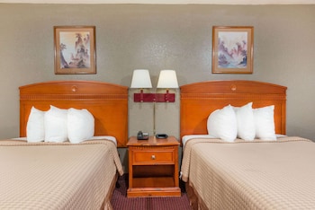 Room, 2 Queen Beds, Non Smoking