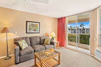 Suite, 1 Queen Bed, Partial Ocean View