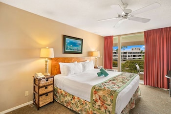 Suite, 1 Double Bed, Partial Ocean View (Comp)