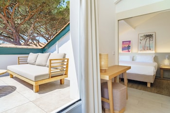 Suite, Terrace, Pool View