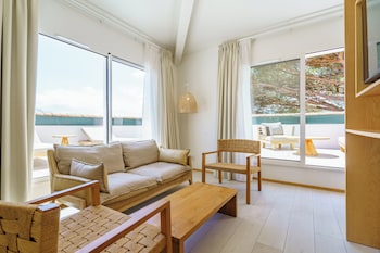 Suite, Terrace, Pool View