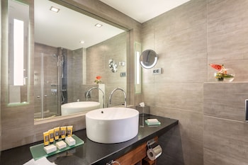 Plaza Executive Sea View Suite