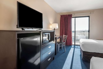 Standard Room, 2 Double Beds, Non Smoking