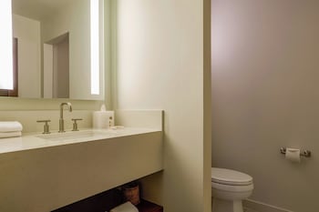 Suite, 1 Double Bed, Oceanfront (Na Hale)