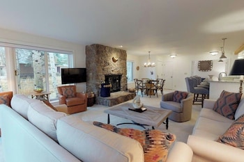 Condo, 2 Bedrooms (Villas 1101)