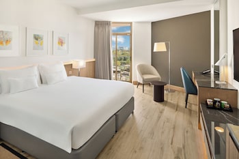 Resort View Room with Private Beach, Splash Park & Complimentary Mall Shuttle