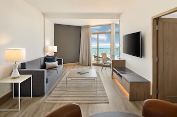 Sea View One Bedroom Suite, Peacock Lounge, Beach, Splash Park & Mall Shuttle