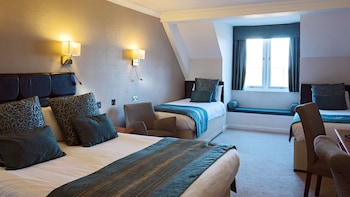 Classic Double or Twin Room (with a Single Bed)