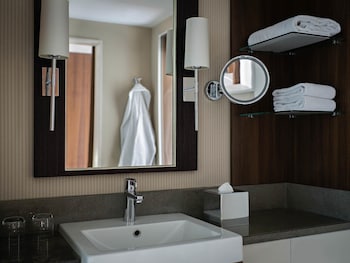 Superior Room, 1 King Bed