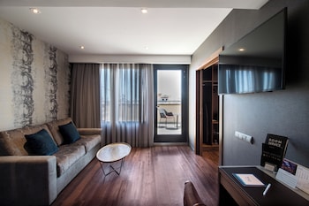 Suite, Private Pool (Single Use)