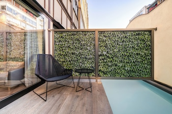 Premium Room (Pool)