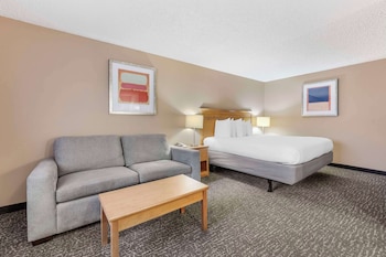 Suite, 1 King Bed, Non Smoking
