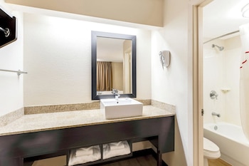 Standard Room, 1 King Bed (Smoke Free)