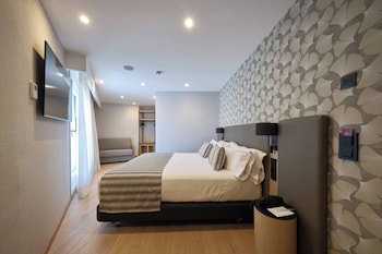 Premium Triple Room, Terrace (Pool)