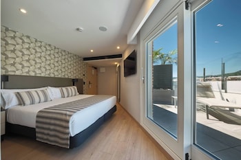 Premium Triple Room, Terrace (Pool)