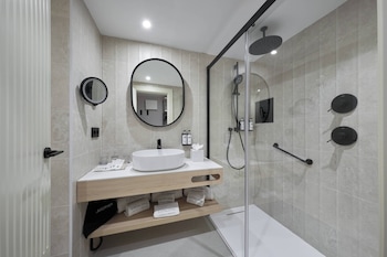 Premium Triple Room (Deluxe)