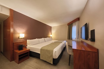 Family Room (2 adults + 2 children)