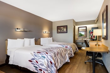 Deluxe Room, 2 Double Beds (Smoke Free)