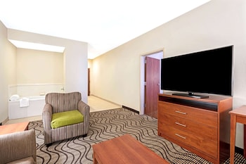 Deluxe Suite, 1 King Bed, Accessible (Mobility/Hearing Impaired Accessible)