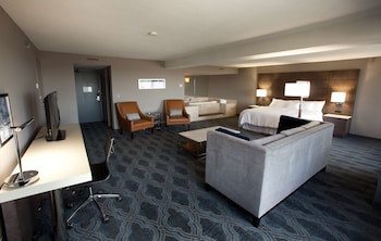 Suite, 1 King Bed, Jetted Tub