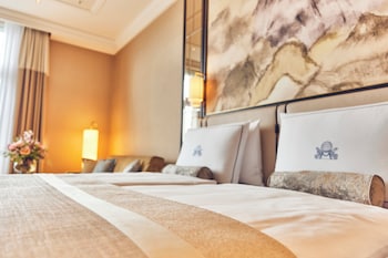 Grand Suite, 2 Twin Beds, Lake View