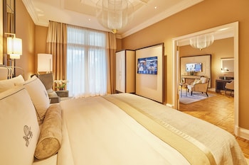 Superior Suite, 1 Bedroom, Lake View