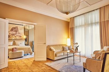 Superior Suite, 1 Bedroom, Lake View