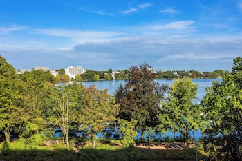 Superior Suite, 1 Bedroom, Lake View