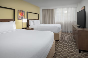 Suite, 1 Bedroom (Mobility/Hearing Access, Roll-In Shwr)