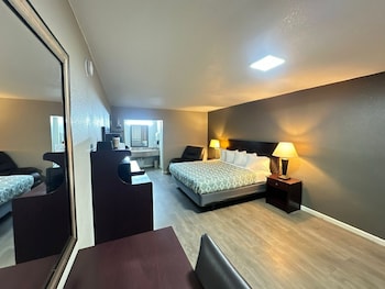 Standard Room, 1 King Bed, Non Smoking