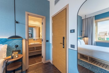 Room, 1 Queen Bed (Queen Room)