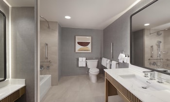 Room, 2 Queen Beds, Accessible, Bathtub (Mobility)