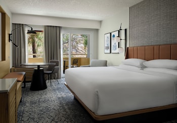 Room, 1 King Bed, Balcony