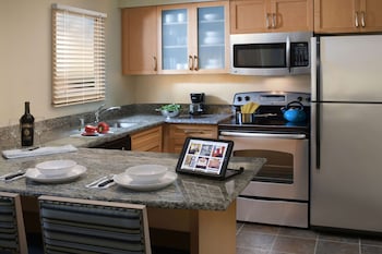 Suite, 2 Bedrooms, Accessible, 2 Bathrooms (Fireplace, Roll in Shower)
