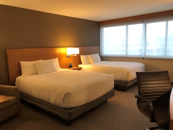 Room, Multiple Beds, Accessible, Bathtub