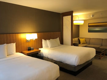 Room, Multiple Beds (High Floor)