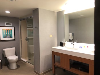 Room, Multiple Beds (High Floor)