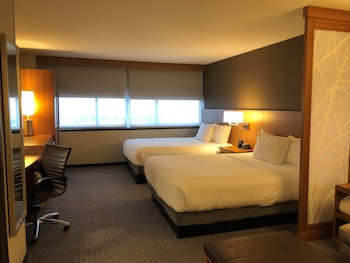 Room, Multiple Beds (High Floor)