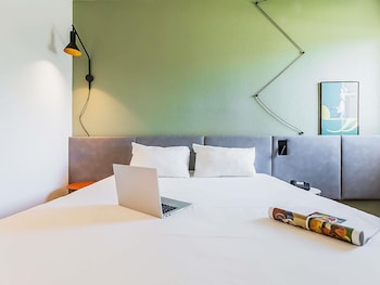 Room, Multiple Beds