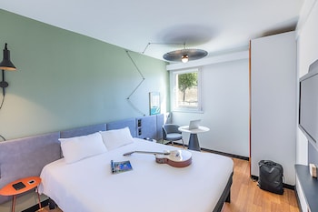 Room, Multiple Beds