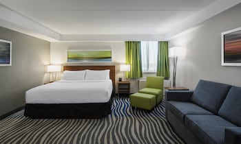 Standard Room, 1 King Bed, Non Smoking, Corner (with Sofabed)