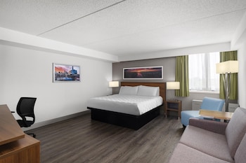 Standard Room, 1 King Bed, Non Smoking, Corner (with Sofabed)