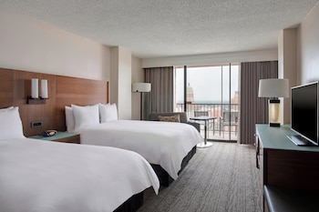 Room, 2 Double Beds (Hearing Accessible)