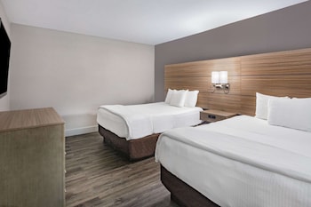 3 Queen Beds, 2 Bedroom Suite, Non-Smoking
