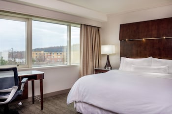 Junior Suite, 1 King Bed with Sofa bed