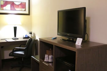 Standard Room, 1 Queen Bed, Accessible, Bathtub