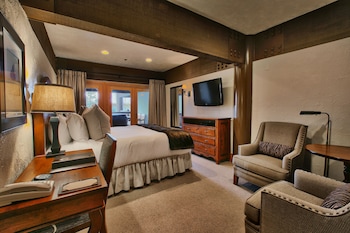 Luxury Suite, 3 Bedrooms (2 Hot tubs)