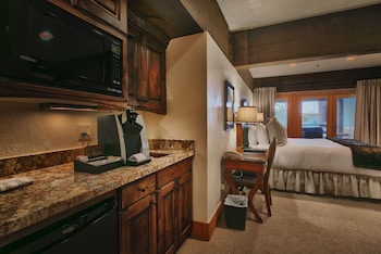 Luxury Suite, 3 Bedrooms (2 Hot tubs)