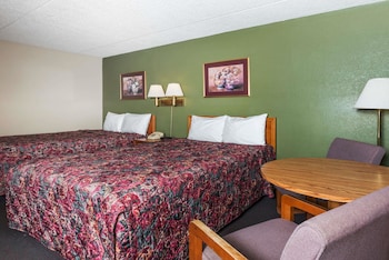 Room, 2 Queen Beds, Non Smoking